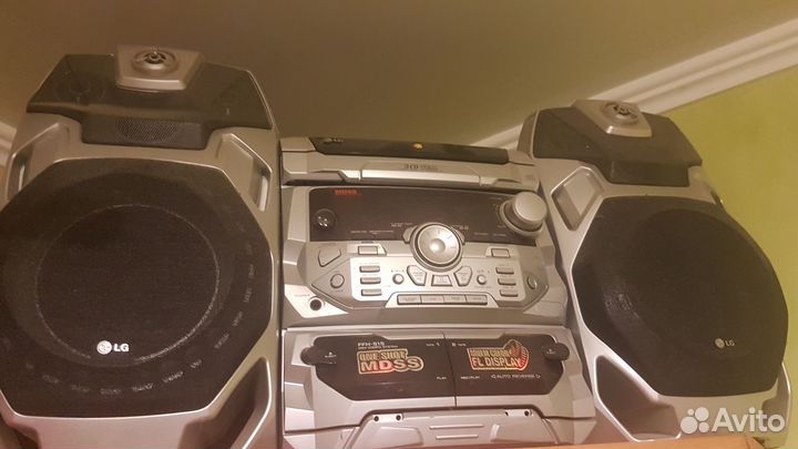 Музыкальный центр LG