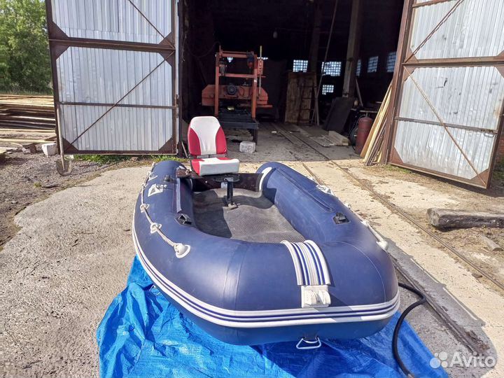 Лодка моторная