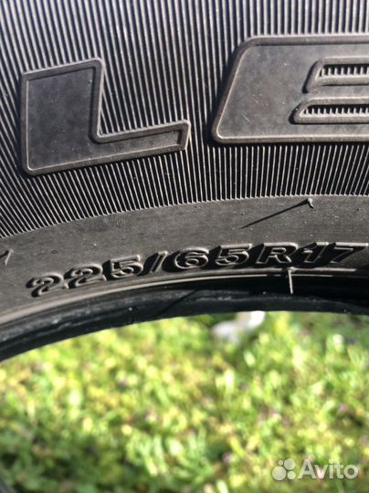 Bridgestone Dueler H/T 687 225/65 R17