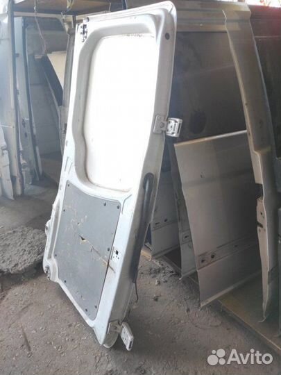 Дверь багажника левая Mercedes Sprinter W906 2.2