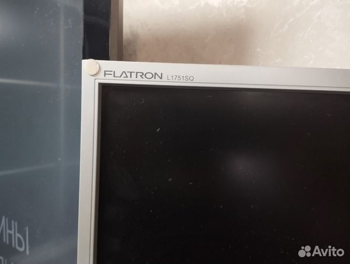 Монитор LG flatron L1751SQ