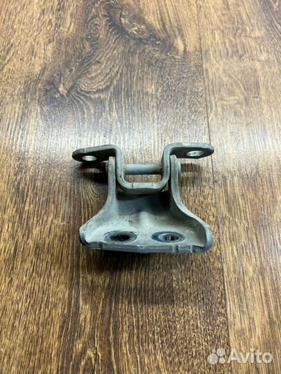 Петля двери передняя правая Nissan Note хэтчбек