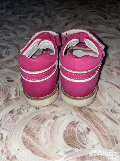 Босоножки для девочки 22