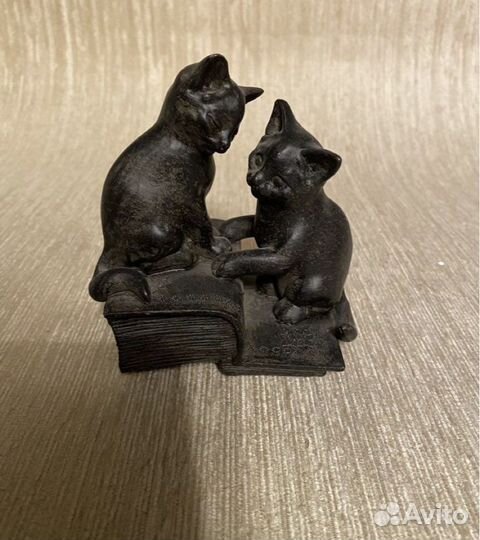 Статуэтка кошки