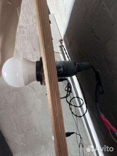 Гримерное зеркало с лампочками