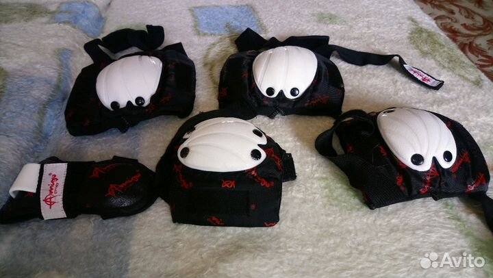 Коньки с комплектом защиты