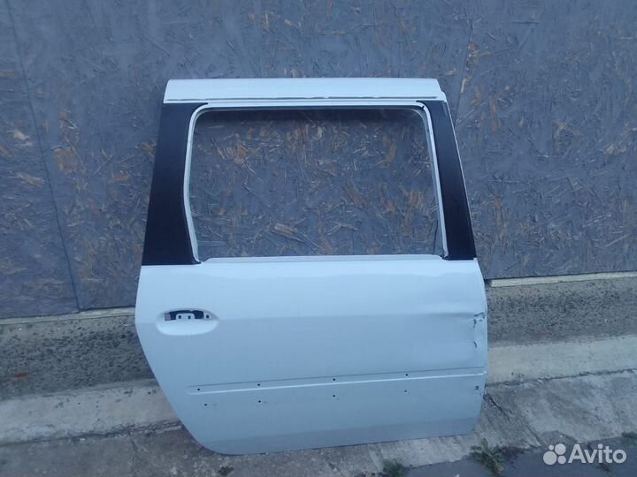 Битые двери 2 шт Лада Ларгус Кросс