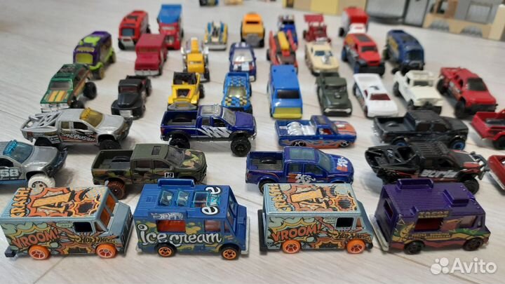 Hot wheels машинки / внедорожники / фургоны