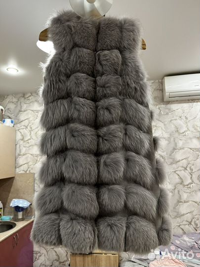 Меховая жилетка из песца 44