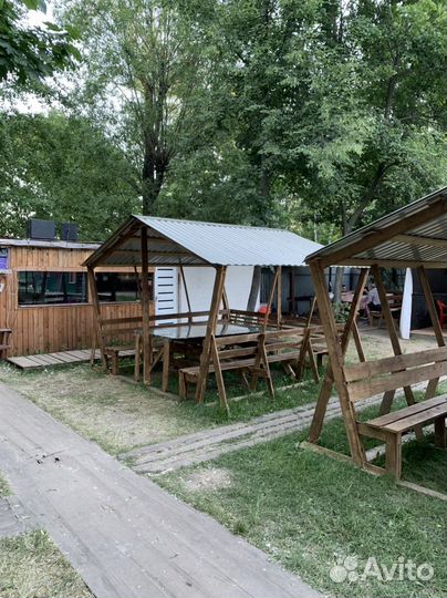 Мангальная зона у озера в Москве (район Косино)