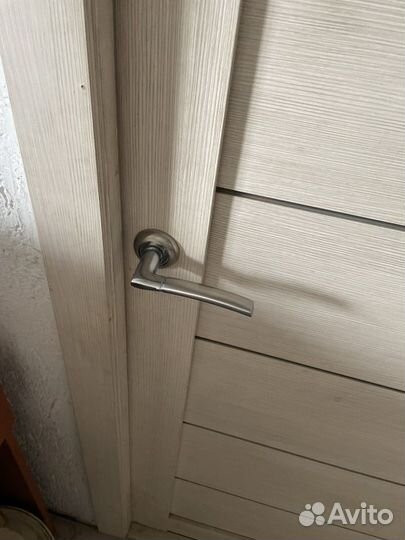 Двери межкомнатные с коробкойи фурнитурой