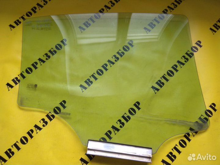 Стекло двери задней левой Opel Astra H 2004-2015