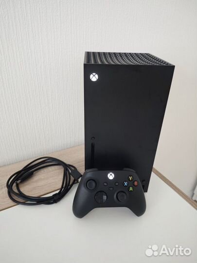 Игровая консоль Xbox Series X + 2 геймпада