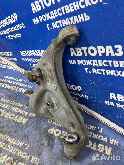 Задний правый рычаг Audi A4B6 седан 2003