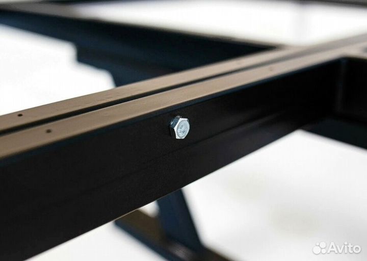 Парящая кровать с подсветкой