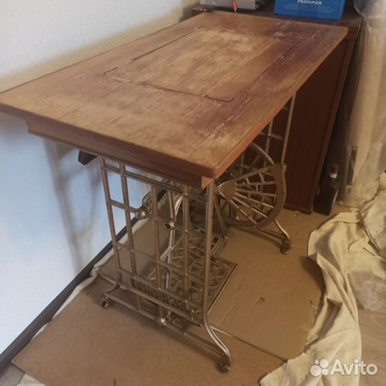 Швейная машина ножная Минерва