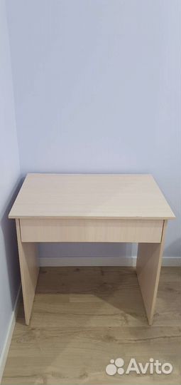 Письменный стол