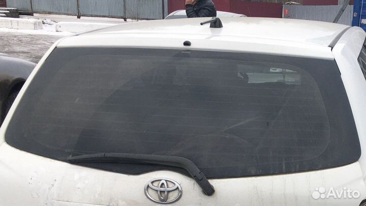 Стекло заднее