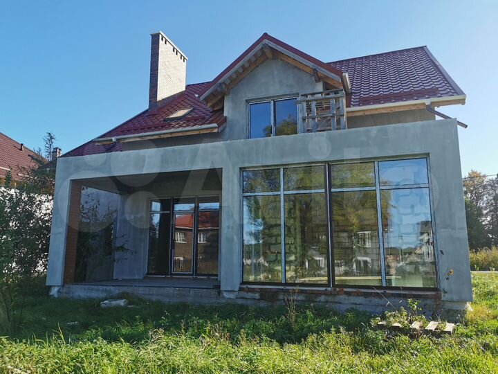 Дом 318,6 м² на участке 12 сот.