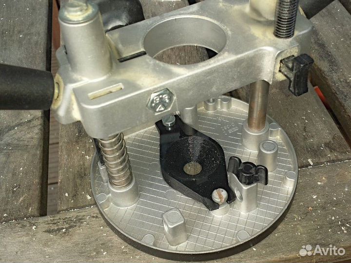 Уменьшитель отверстия для фрезера Bosch