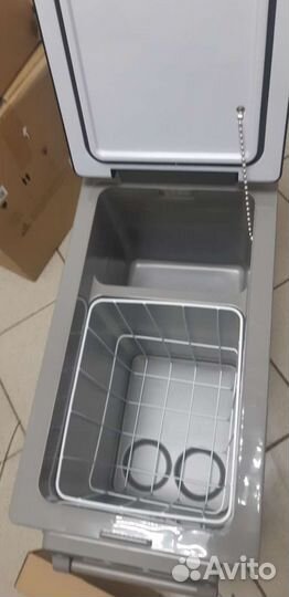 Автомобильный холодильник 12/24/220v