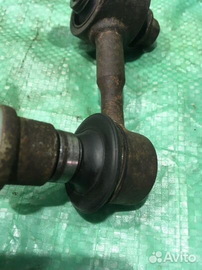 Стойка заднего стабилизатора задняя Toyota Camry