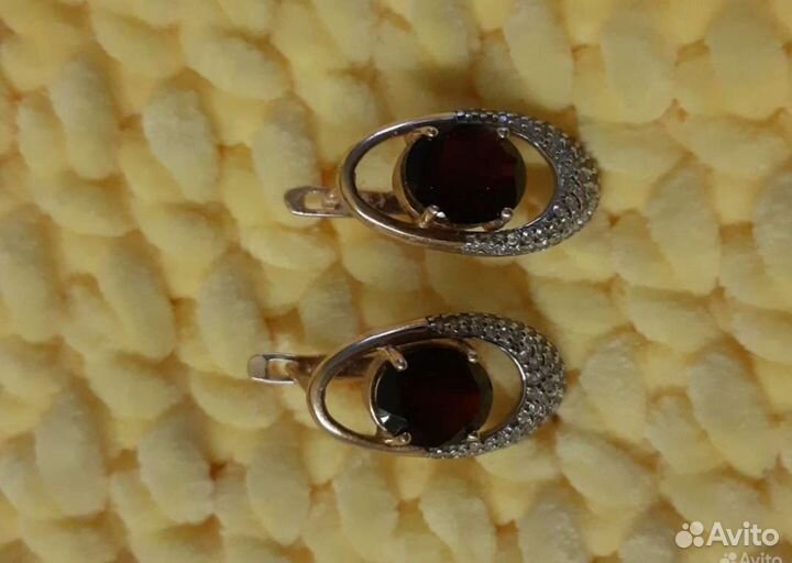 Золотые серьги