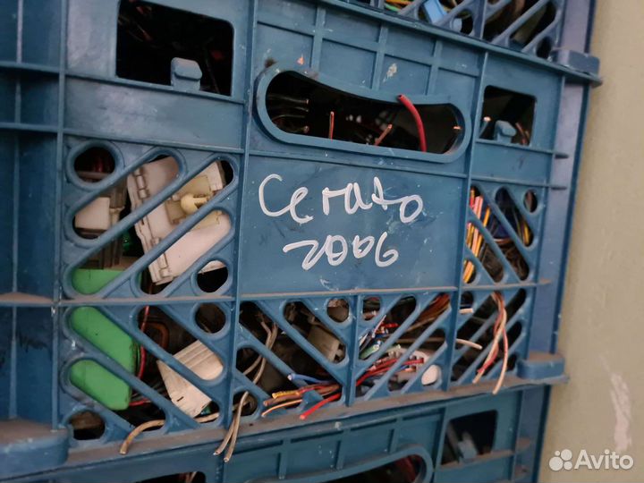 Разъёмы Kia Cerato 2006