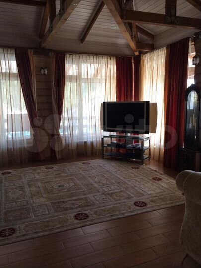 Дом 430 м² на участке 13,5 сот.