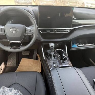 Toyota Highlander 2025, 2.0 15 км