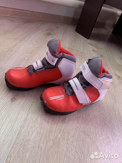 Лыжные ботинки