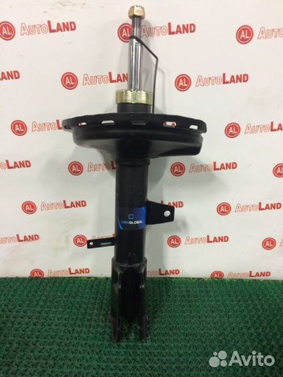 Стойка задняя правая Toyota Harrier MCU10 1MZ-FE