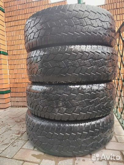 Toyo Open Country A/T 265/70 R17