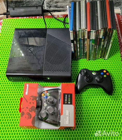 Xbox 360 E 250gb freeboot RGH3.0+LT3.0+2джостика