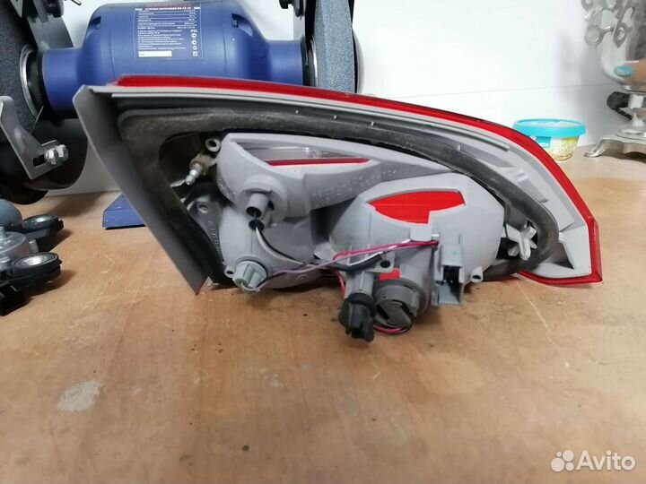 Задний фонарь на дверь багажника Ford focus 3