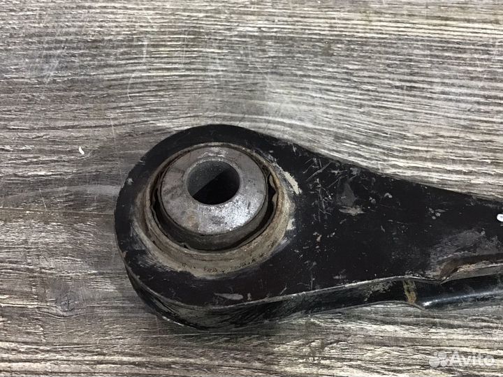 Рычаг задний левый правый Volkswagen Touareg NF