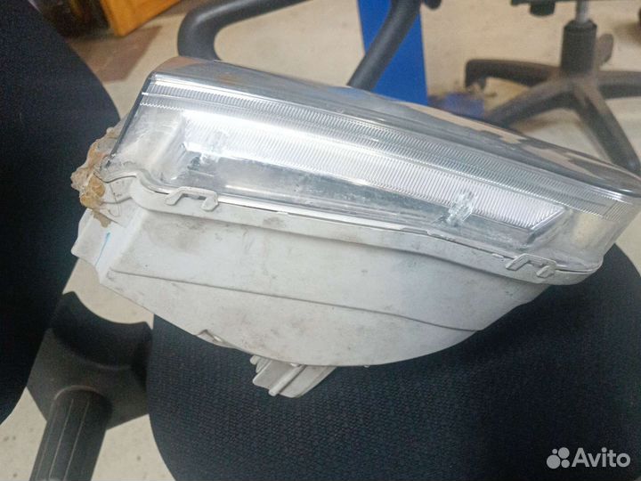 Фара toyota tundra