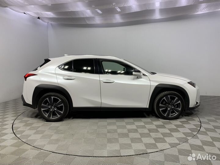 Lexus UX 2.0 CVT, 2018, 42 118 км