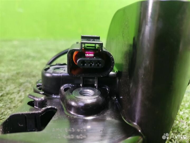 Замок двери задней правой volkswagen Caddy 4 2019