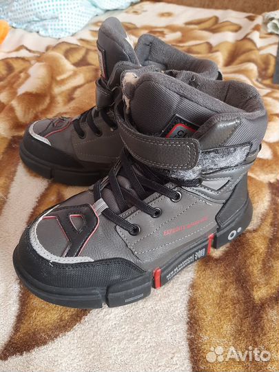 Продам ботинки зимние