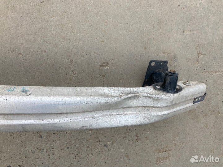 Усилитель переднего бампера передний Audi A4 B7