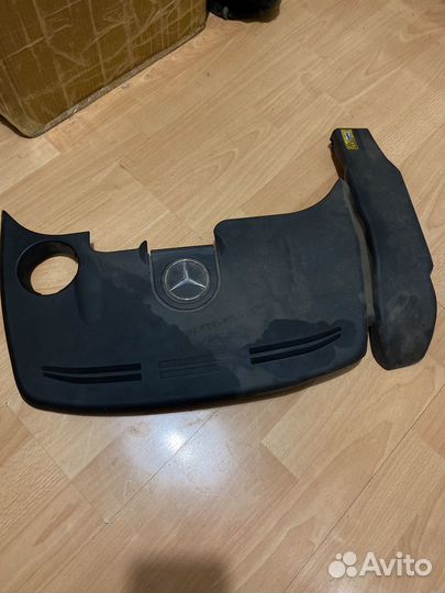 Крышка мотора 276 mercedes CLS