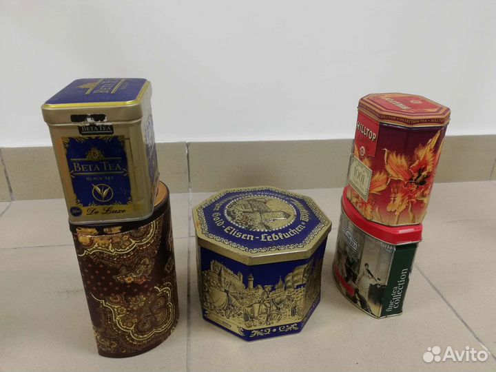 Жестяные банки из под чая и конфет