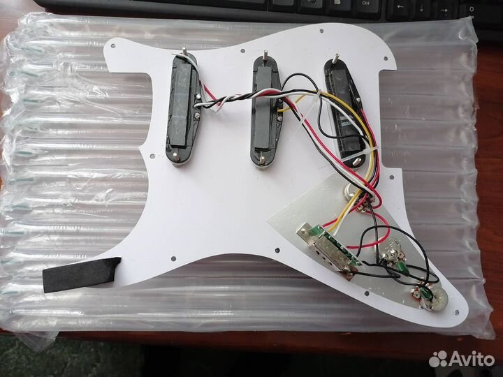 Пикгард Stratocaster SSS