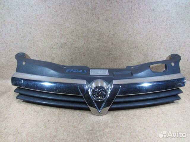 Решетка радиатора Опель Астра H