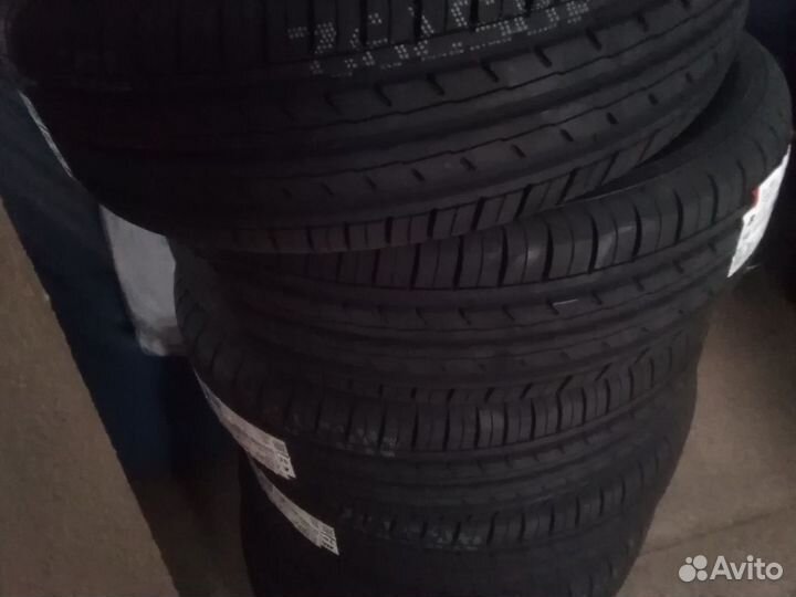 Yokohama BluEarth AE51 215/50 R17