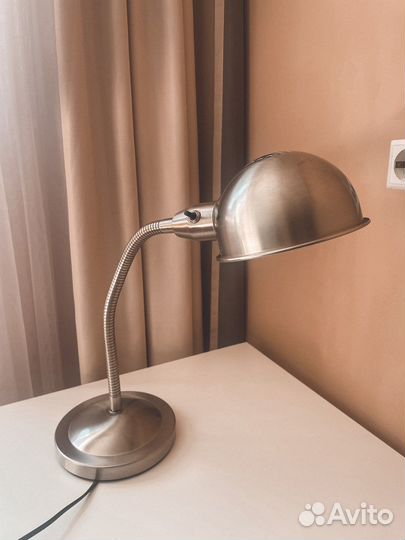 Лампа настольная