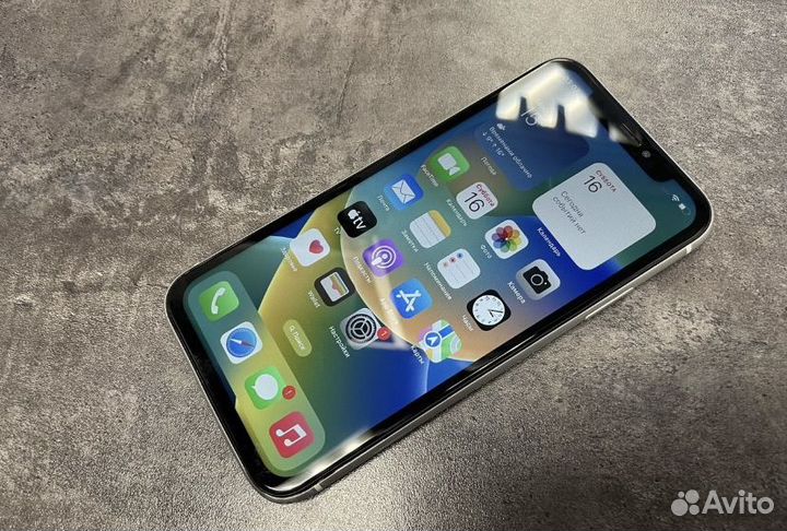 Телефон iPhone xr