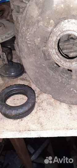 Чашки под пружины Dodge Caravan 01-07