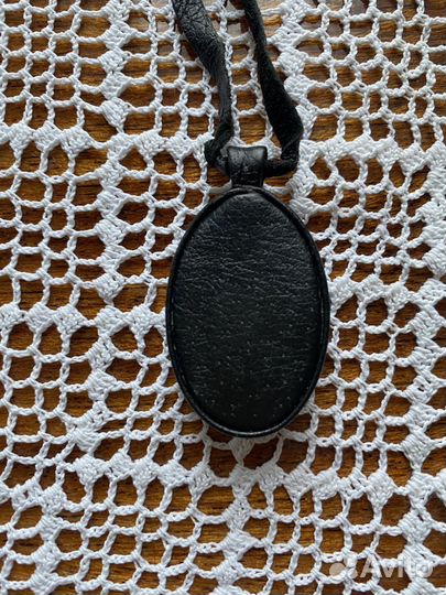 Украшение ретро, кожа/камень